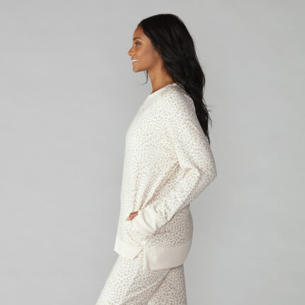 F22Apparel_CozySweatshirt_DuneLynx_Side
