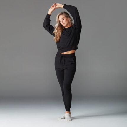 Apparel_Ease-Crew-Sweatshirt